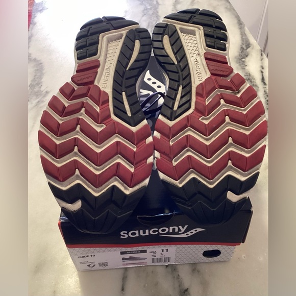 Saucony size 11 Women’s Running Shoes pink and silver Style S10350-2 - Picture 7 of 16